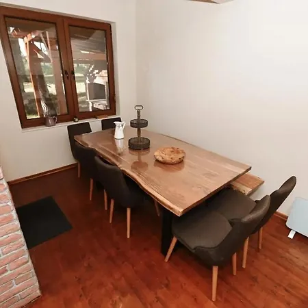 Vikendica Tarzini Dvori - Privatnost Na 2000m2 Tomislavgrad